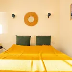 A L'elegance Apartment